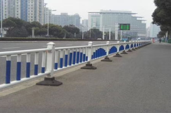 道路护栏交通护栏,交通护栏的功能与优势解析