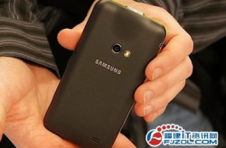 三星投影手机i8530,便携式家庭影院与商务利器